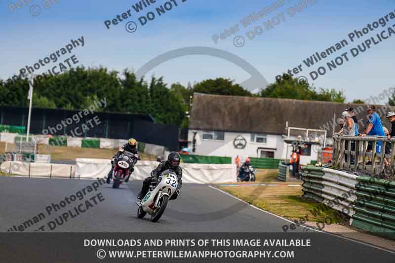 Vintage motorcycle club;eventdigitalimages;mallory park;mallory park trackday photographs;no limits trackdays;peter wileman photography;trackday digital images;trackday photos;vmcc festival 1000 bikes photographs